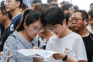 芬奇：最开始的比赛战术有问题 我对此负责